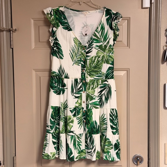 En Créme Dresses & Skirts - En Créme Women’s Size Large Tropical Green Leaf V-Neck Button-Front Dress